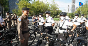 ผบช.ทท. ตรวจเยี่ยมความเรียบร้อย APEC ณ สวนลุมพินี พร้อมทั้งมอบสิ่งของบำรุงขวัญและกำลังใจ