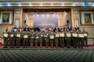 พิธีมอบถ้วยรางวัล ประกาศเกียรติคุณ แก่ข้าราชการตำรวจดีเด่นต้นแบบและพลเมืองดี